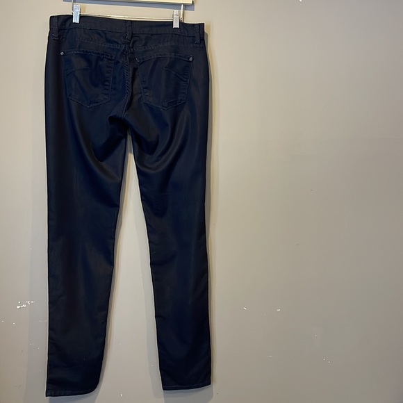 James Jeans, 31, Twiggy, dark wash, lightweight jeans (cotton/poly/Lycra), EUC - Picture 2 of 8